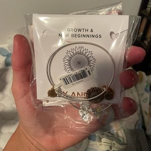 NWT sunflower Alex and Ani bangle bracelet!